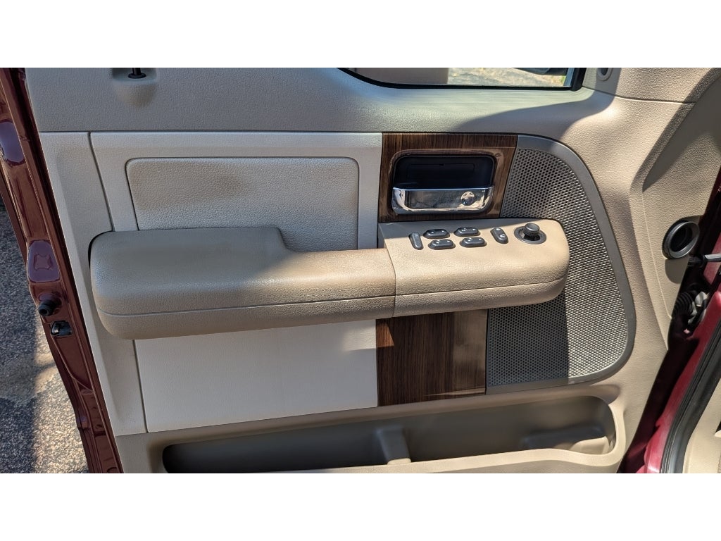 2004 Ford F-150 Lariat