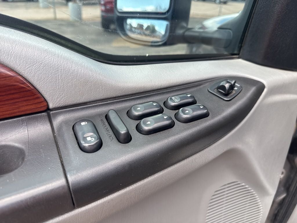 2005 Ford F-350SD Lariat