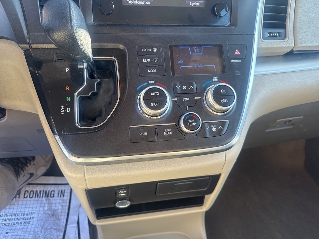 2017 Toyota Sienna L 7 Passenger