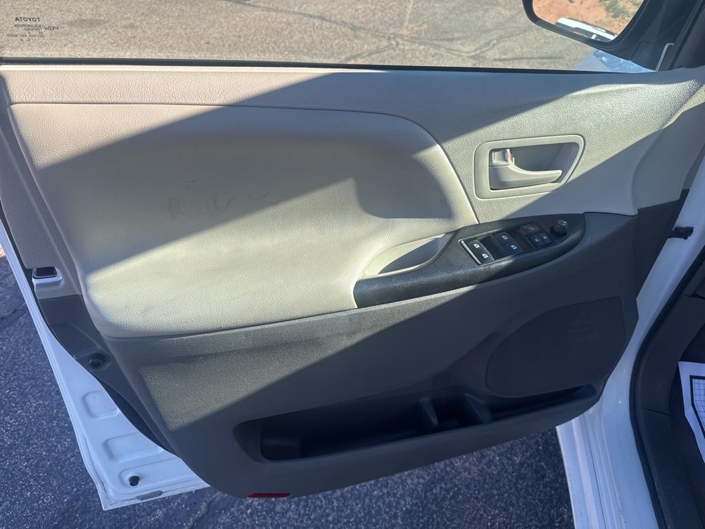 2017 Toyota Sienna L 7 Passenger