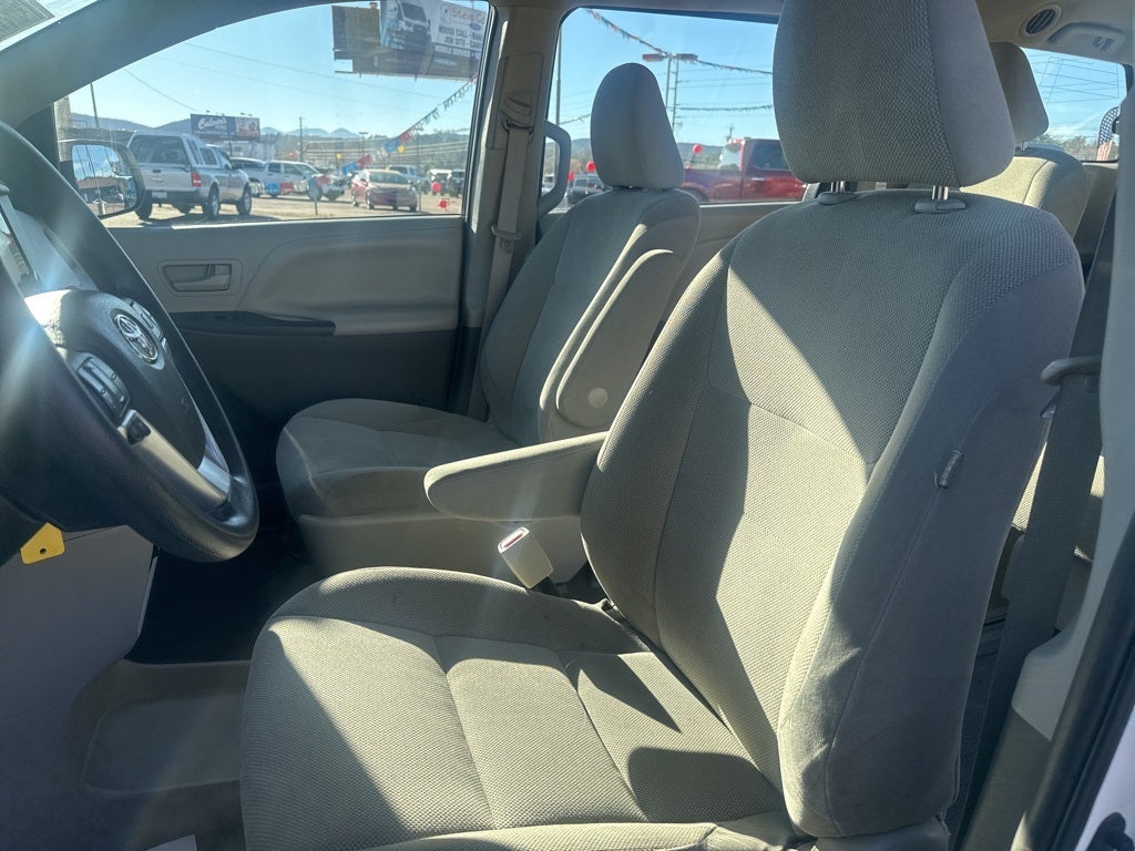 2017 Toyota Sienna L 7 Passenger