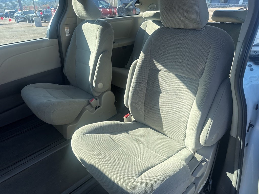 2017 Toyota Sienna L 7 Passenger